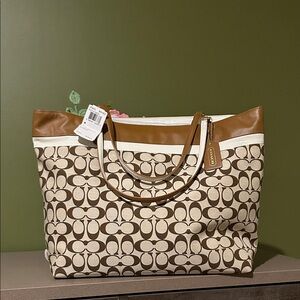 NWT Coach Tan and Cream Signature Tote